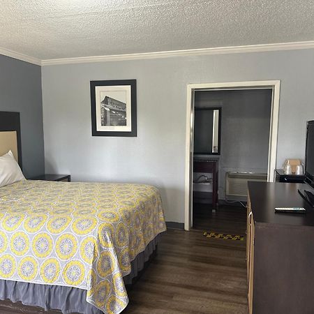 Lake Marion Inn Santee Bagian luar foto