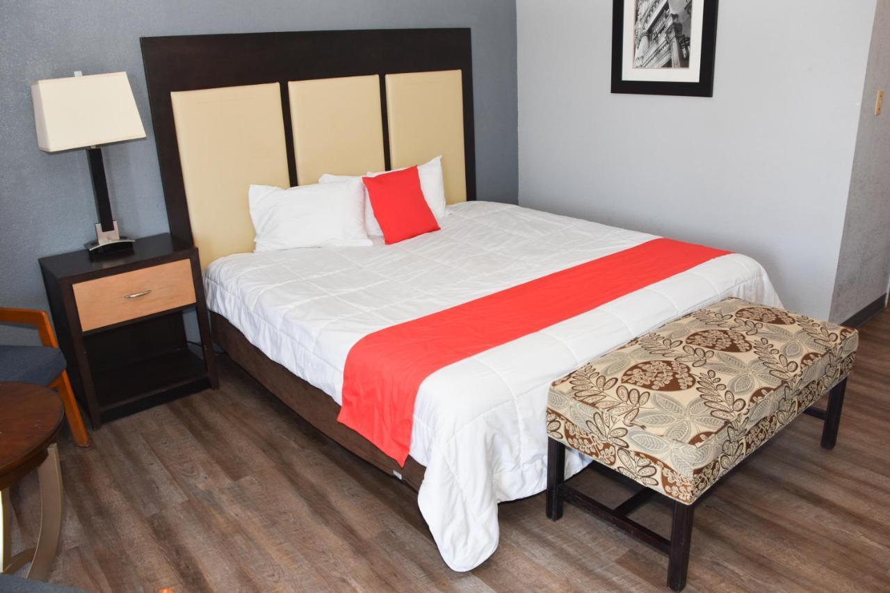 Lake Marion Inn Santee Bagian luar foto