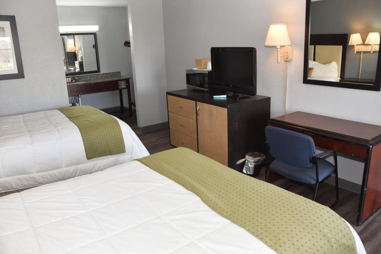 Lake Marion Inn Santee Bagian luar foto