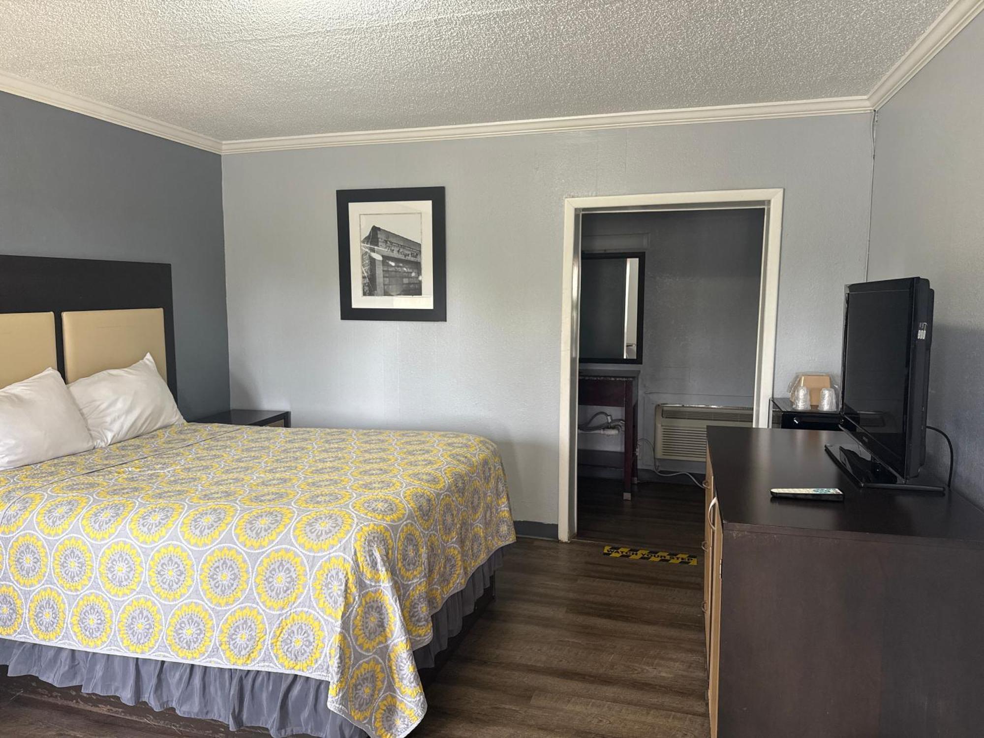 Lake Marion Inn Santee Bagian luar foto