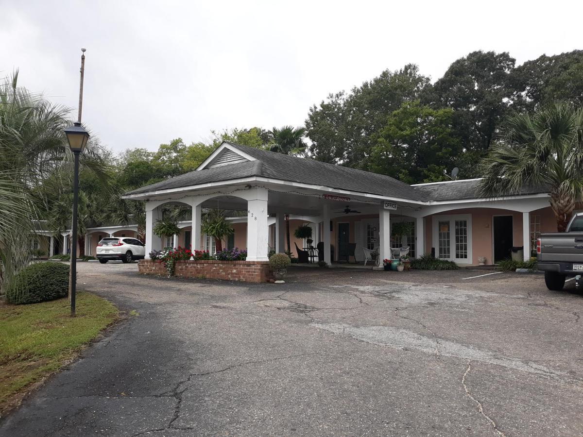Lake Marion Inn Santee Bagian luar foto