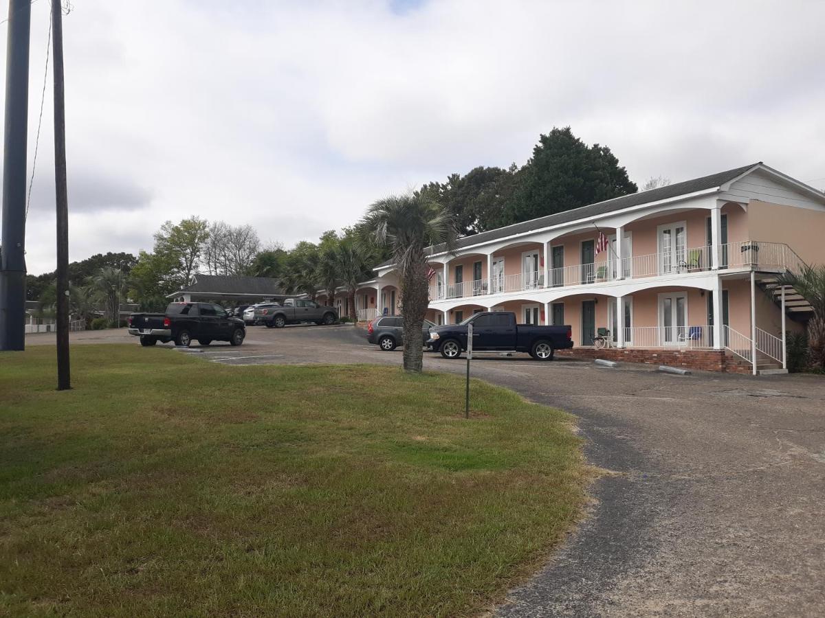 Lake Marion Inn Santee Bagian luar foto